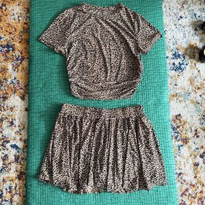 New women's Leopard Print Two Piece Skirt Skort Matching Set Crop Top / size L